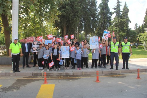 İlçemizde Yayalara Öncelik Duruşu, Hayata Saygı Duruşu Etkinliği yapıldı.